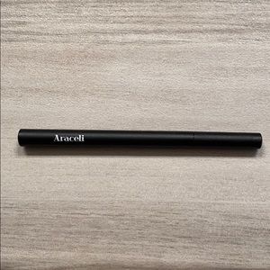 3️⃣ for $24 🔥 Araceli Ojos Perfectos Liquid Liner